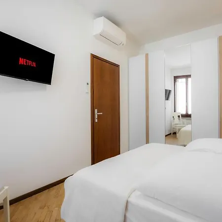 Apartment Eap 2, *